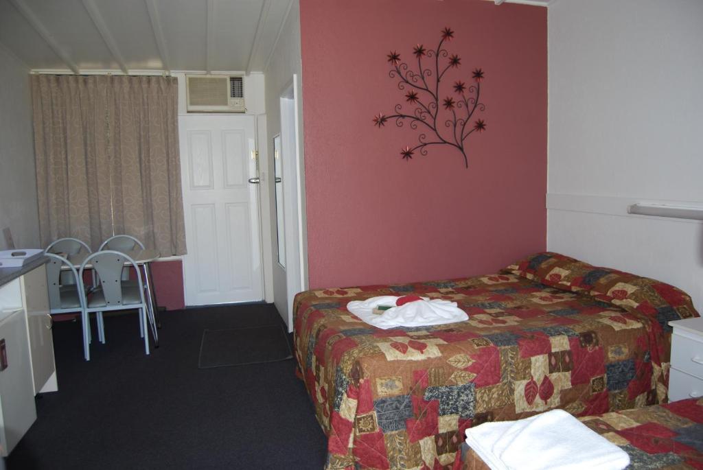 Holbrook Settlers Motel Room photo